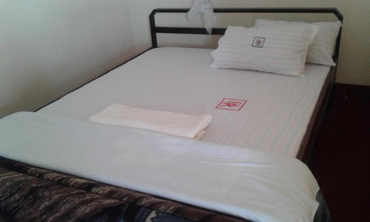 Brisk Hotel Triangle Njeru Dış mekan fotoğraf