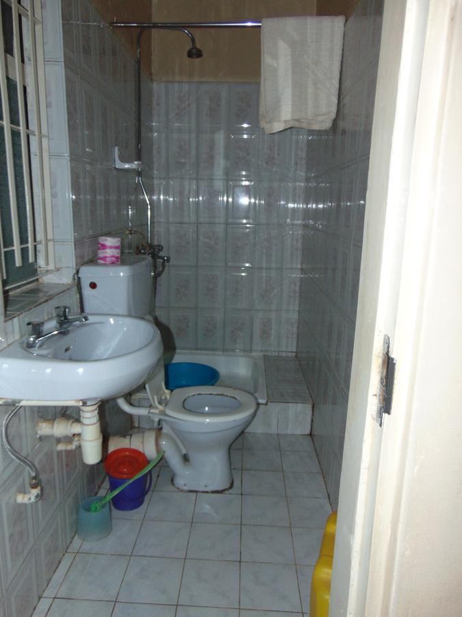 Brisk Hotel Triangle Njeru Dış mekan fotoğraf